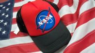 CAPPELLO NASA acronimo di National Aeronautics and Space Administration agenzia governativa civile responsabile del programma spaziale degli Stati Uniti d'America. MADE IN USA