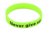 Bracciale NEVER GIVE UP . Bracciale NEVER GIVE UP verde mela unisex . Bracciale NEVER GIVE UP.....non mollare mai...mi piace !!!!!!