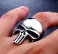 Anello PUNISHER . Anello PUNISHER in acciaio . Anello PUNISHER skull in acciaio 100% inox taglie 9  10 11